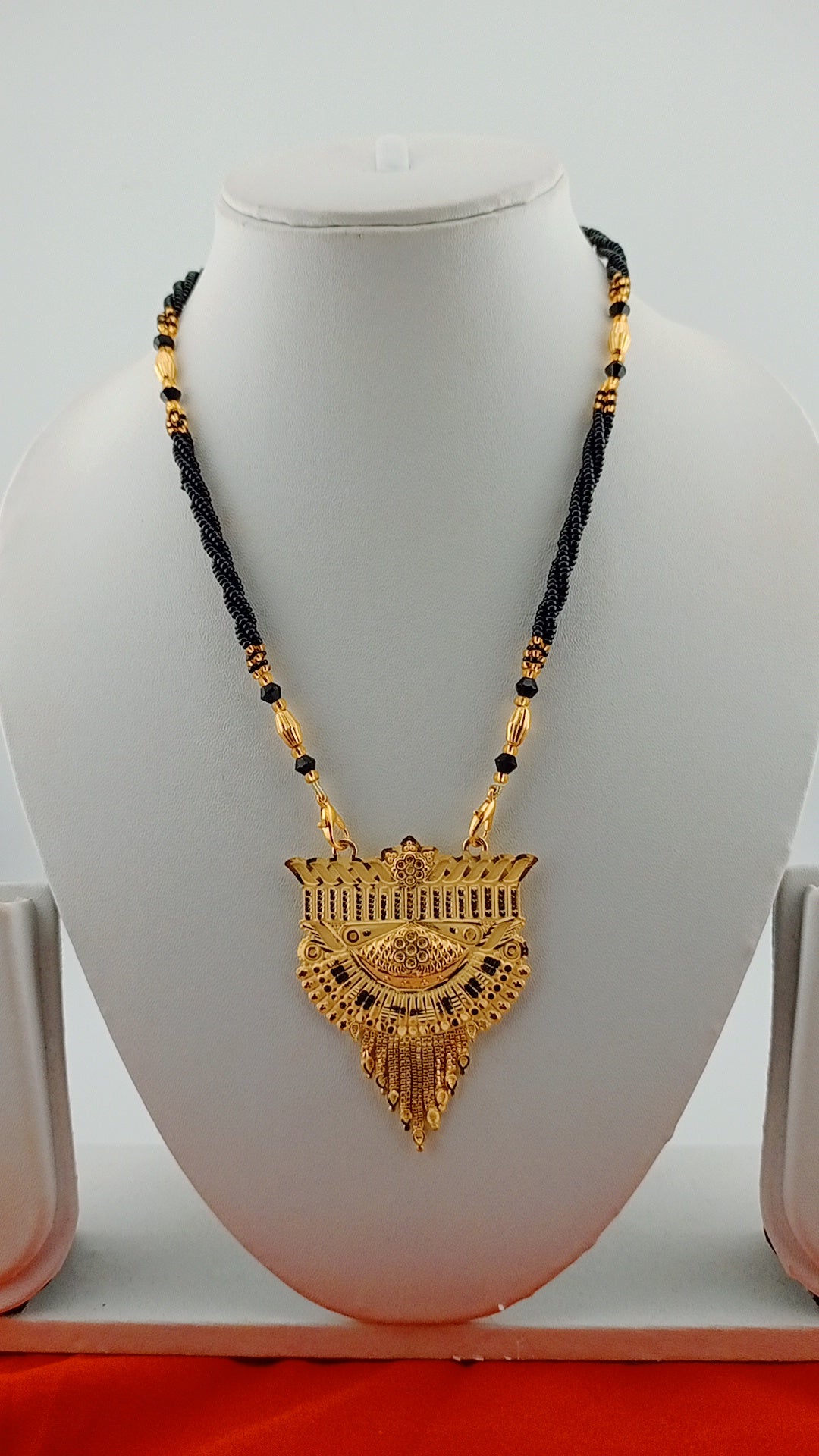 Small mangalsutra
