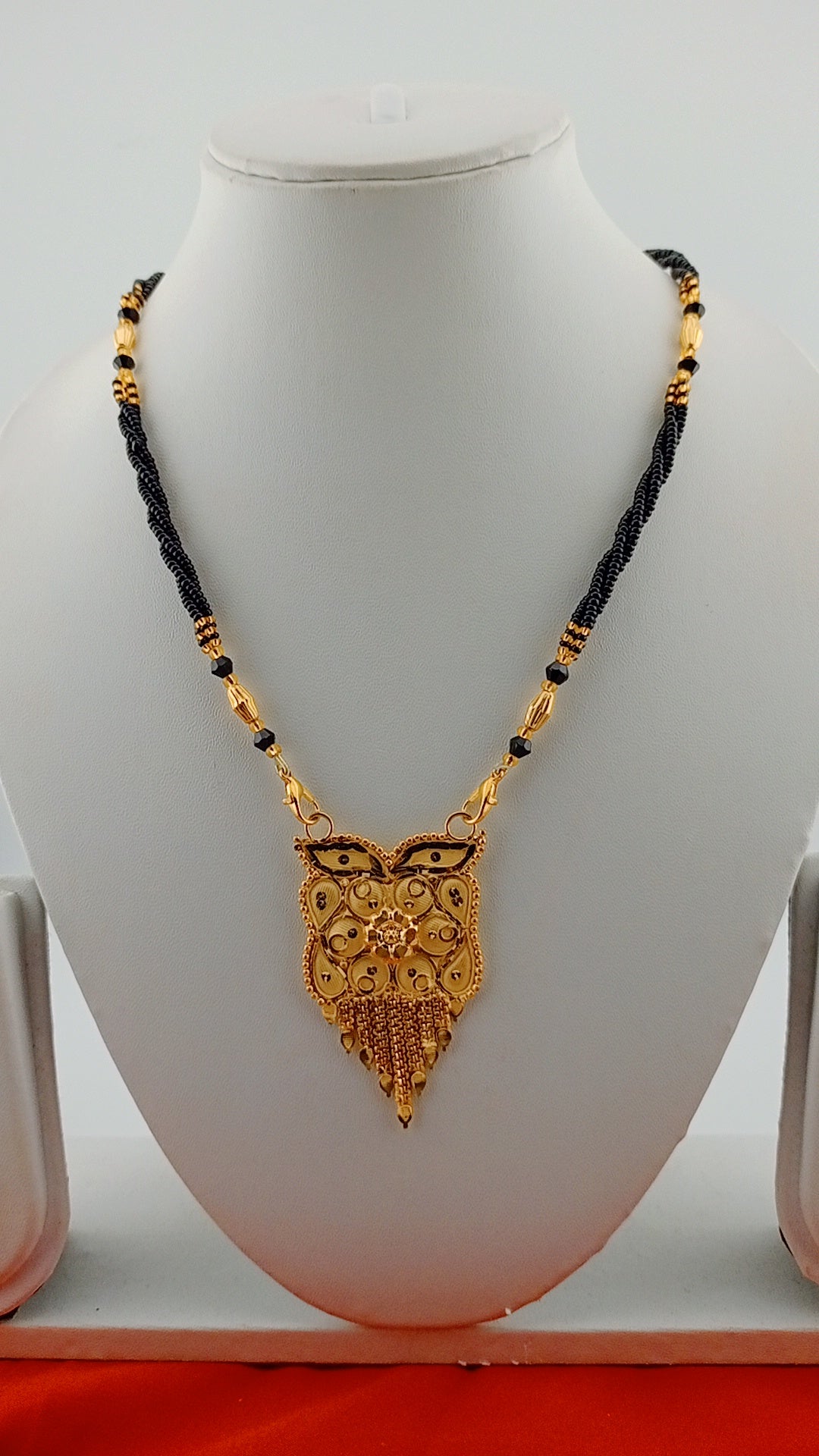 Small mangalsutra