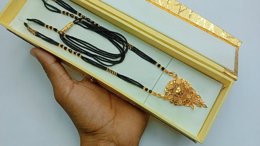 Small mangalsutra