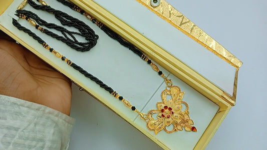 Small mangalsutra