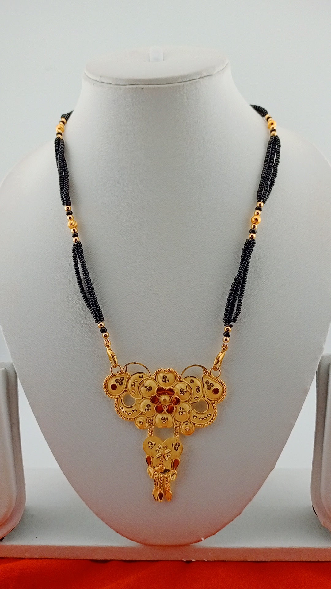 Small mangalsutra