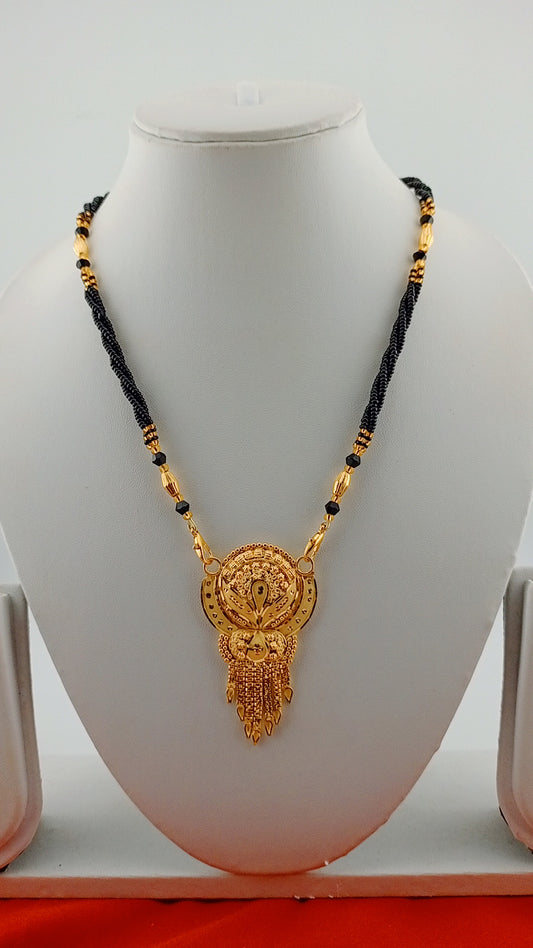 Small mangalsutra