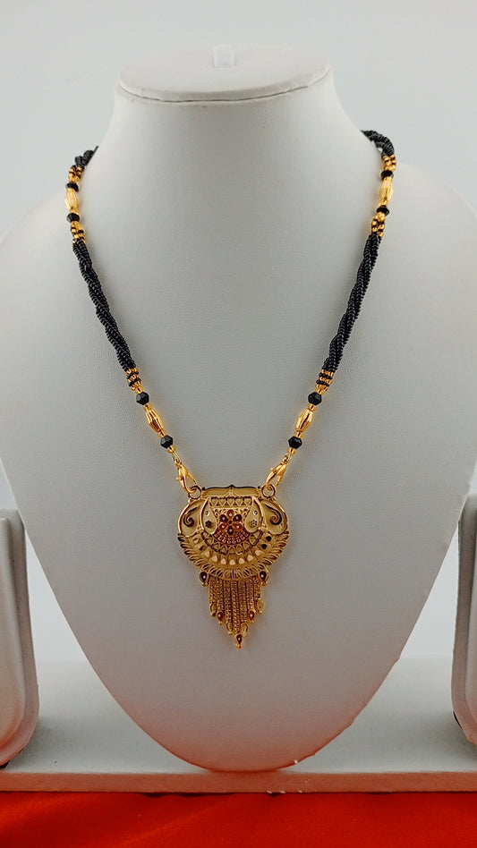 Small mangalsutra