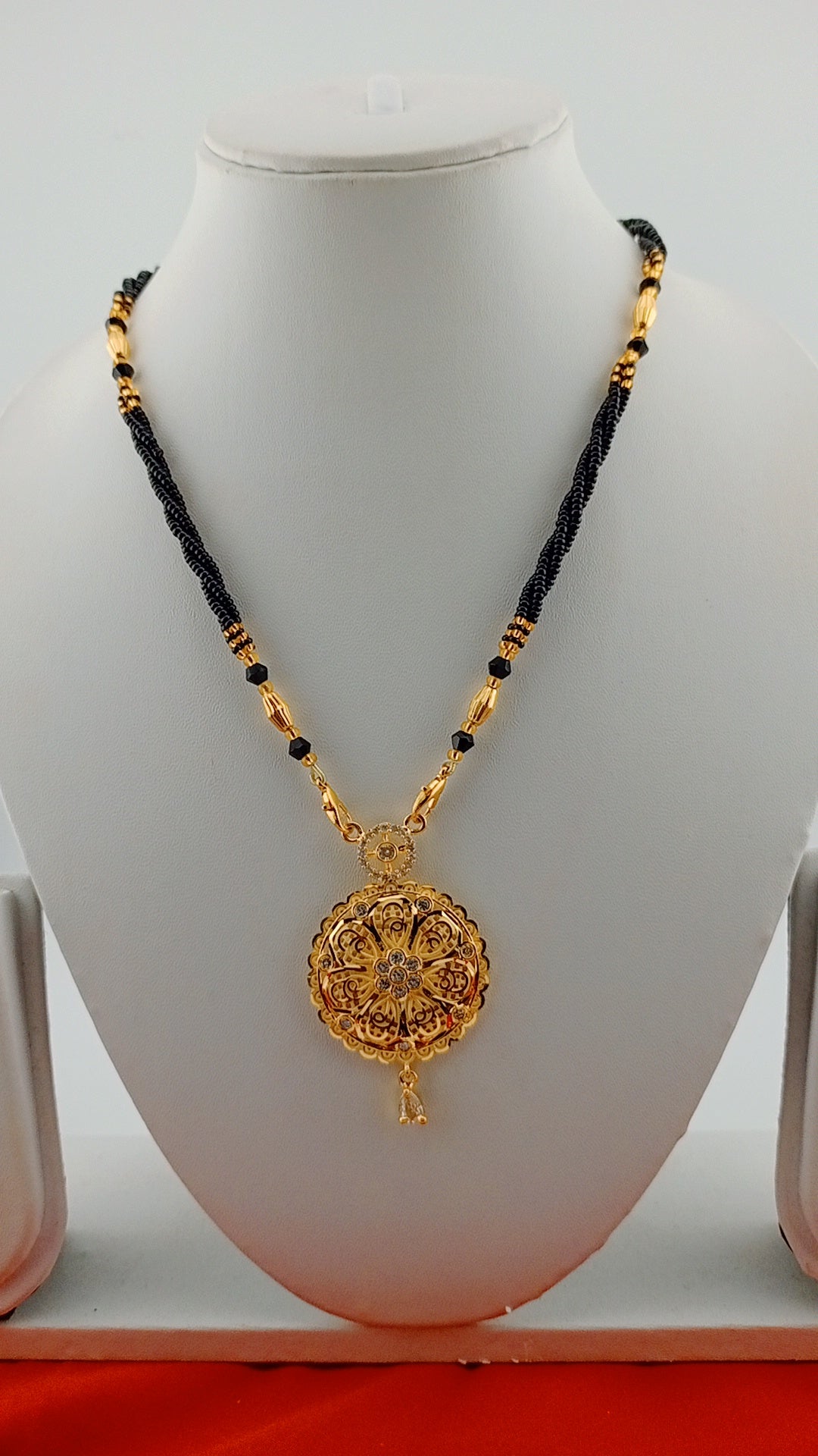 Small mangalsutra