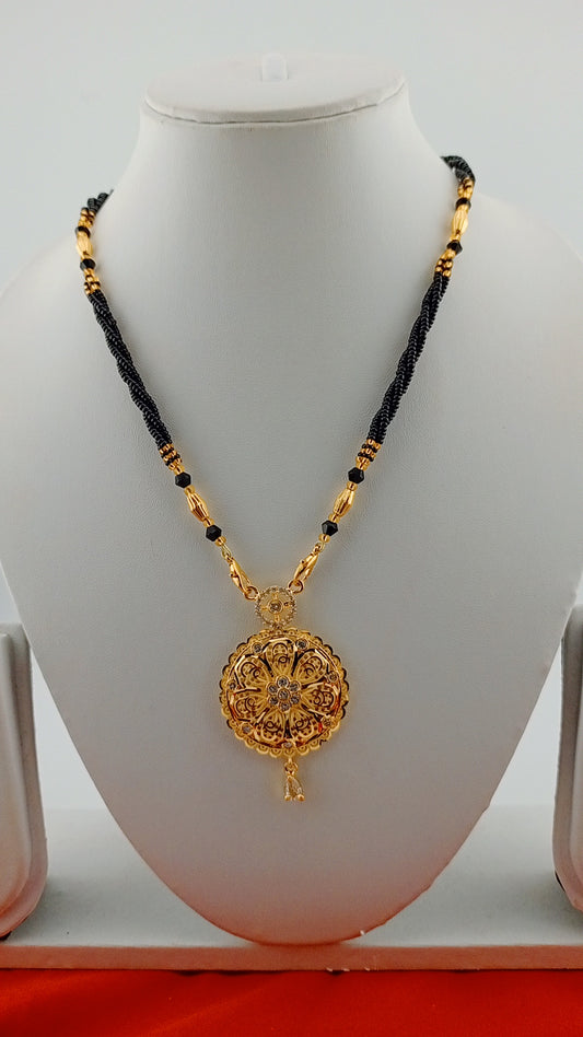 Small mangalsutra