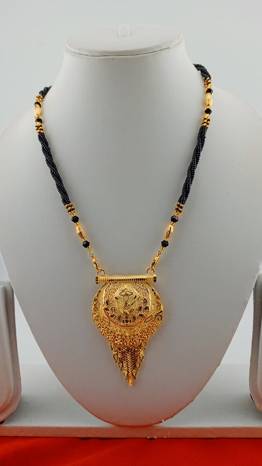 Small mangalsutra