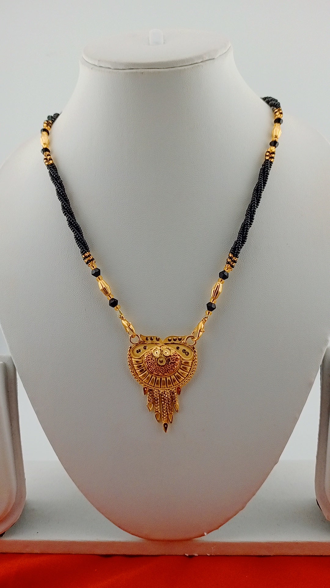 Small mangalsutra