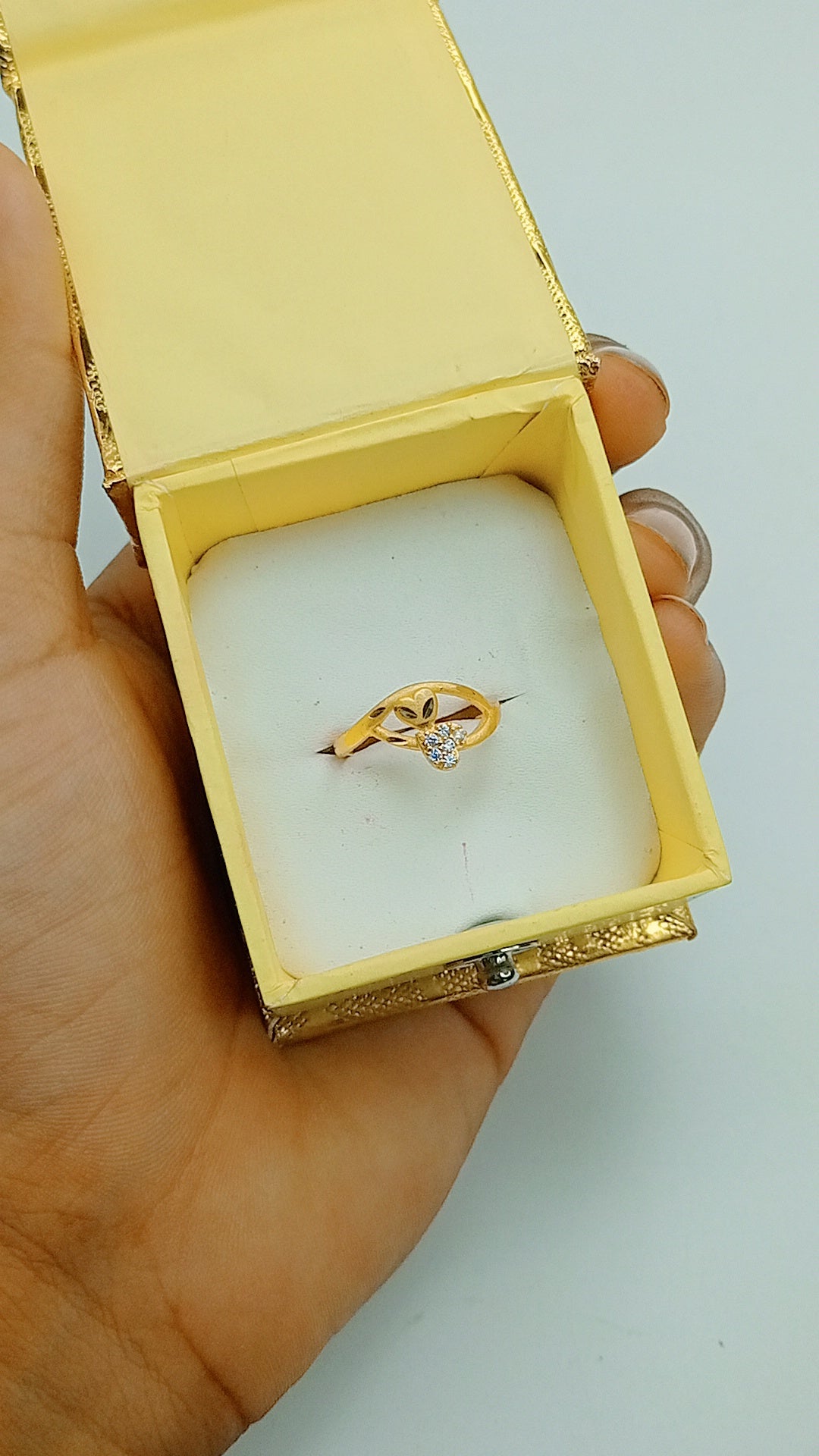 Ladies ring
