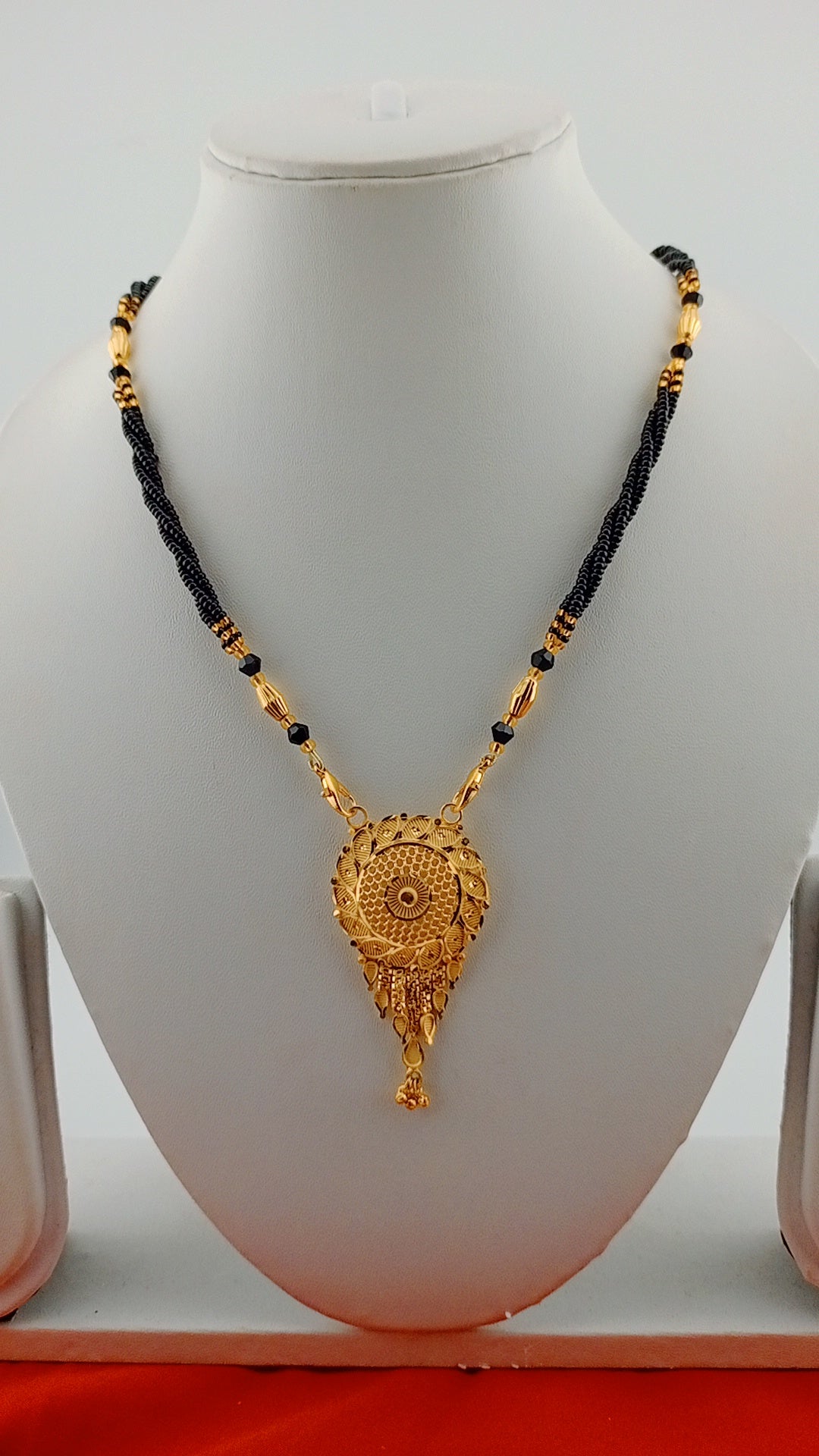 Small mangalsutra