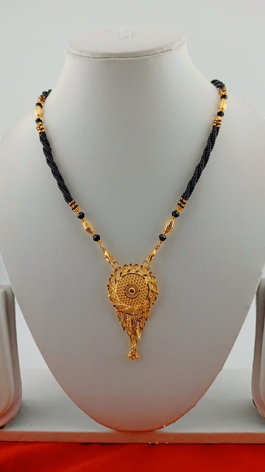 Small mangalsutra