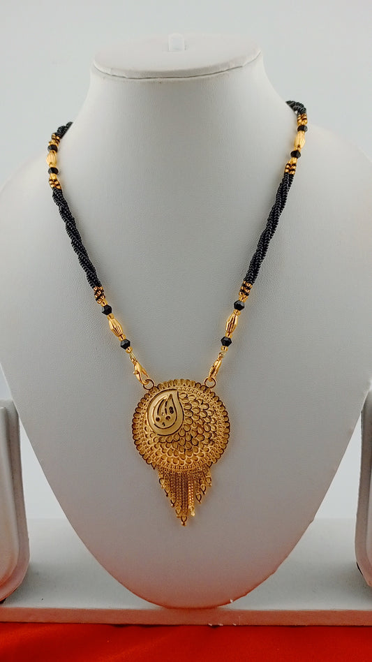 Small mangalsutra