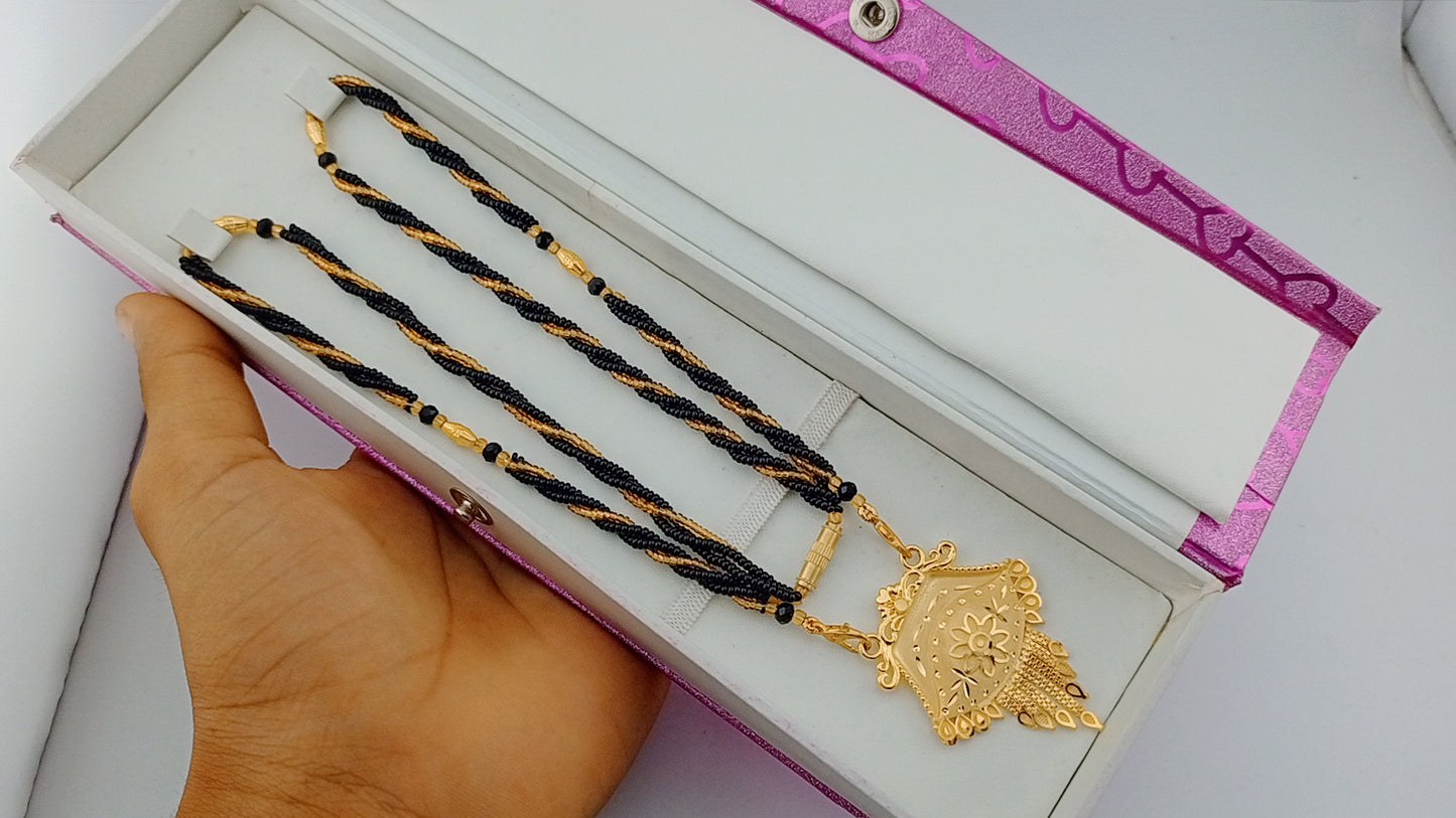 Small mangalsutra