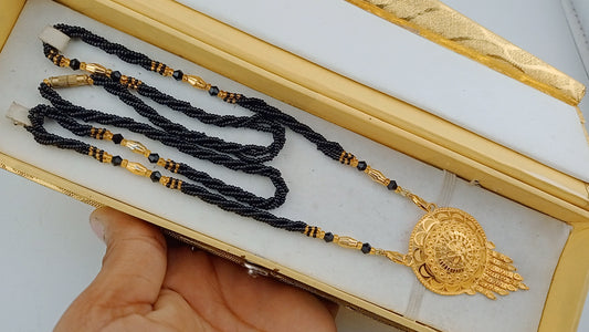Small mangalsutra